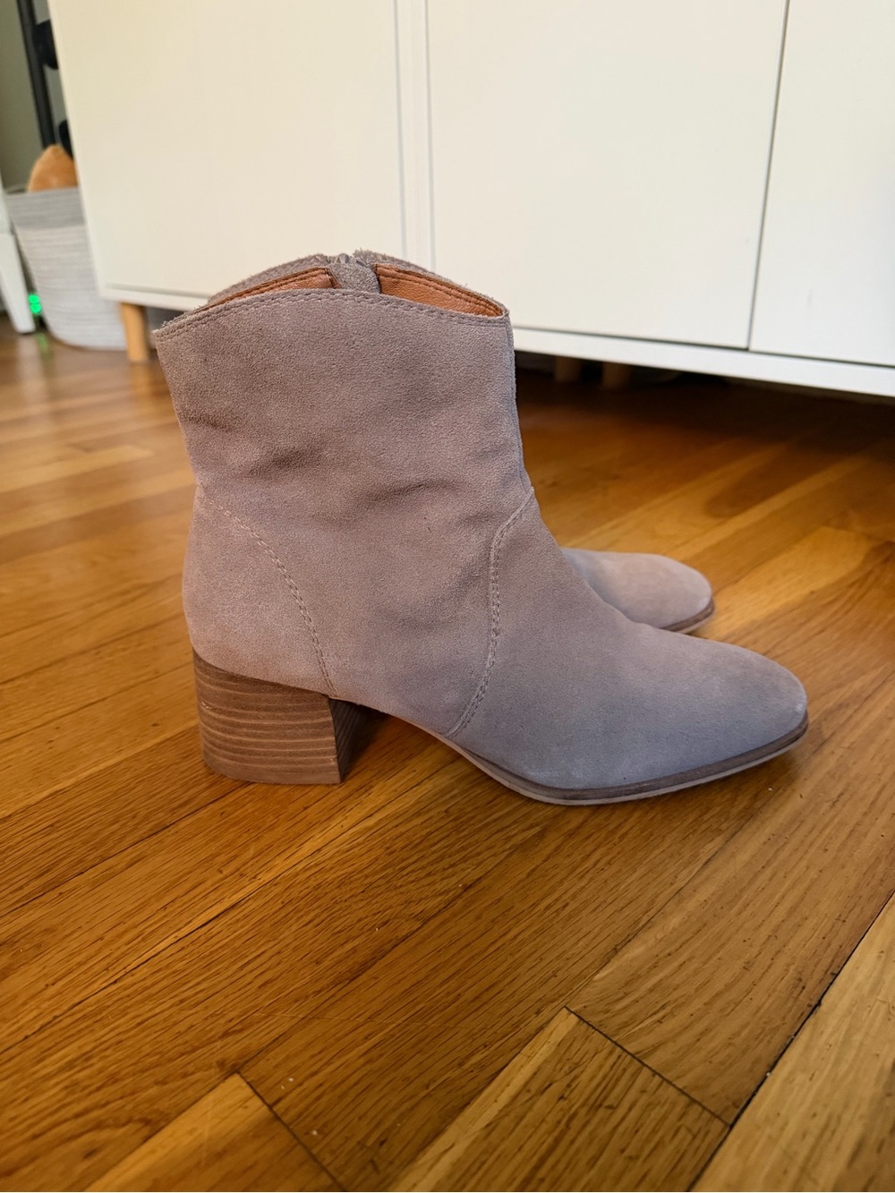 Lucky Brand 🍀 Women’s Suede Western Ankle Boots in Taupe - Classic Block Heel